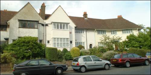 05-7 Meadway Gate